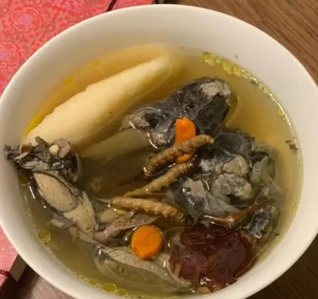 冬蟲夏草和哪些食材可以一起煲湯？