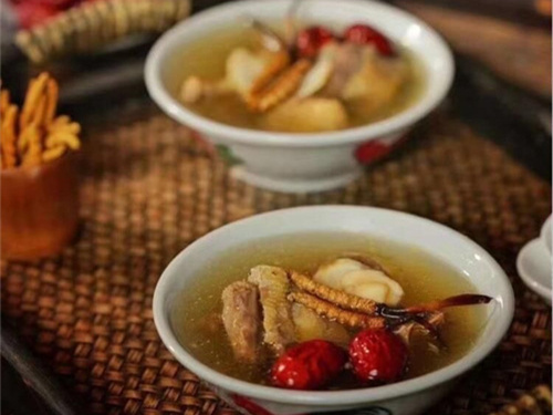 冬蟲(chóng)夏草可以直接食用嗎？冬蟲(chóng)夏草常用于燉煮