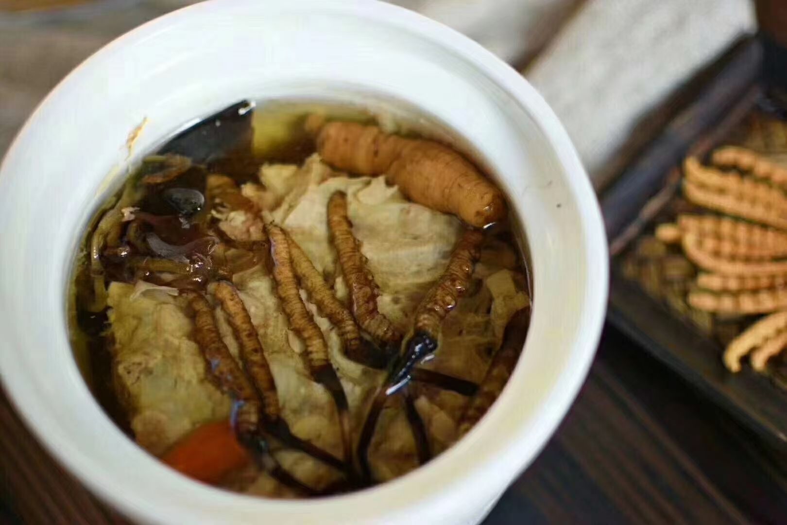 冬蟲夏草怎么食用？