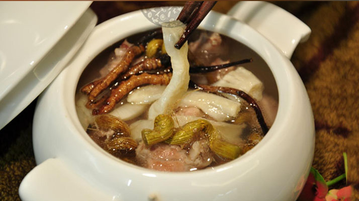 川貝冬蟲(chóng)夏草雪梨怎么燉？潤(rùn)肺滋補(bǔ)的詳細(xì)做法與竅門(mén)